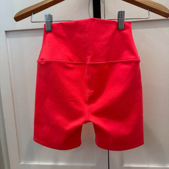 Alo Hot Pink Biker Shorts – Size XXS - Picture 4 of 6